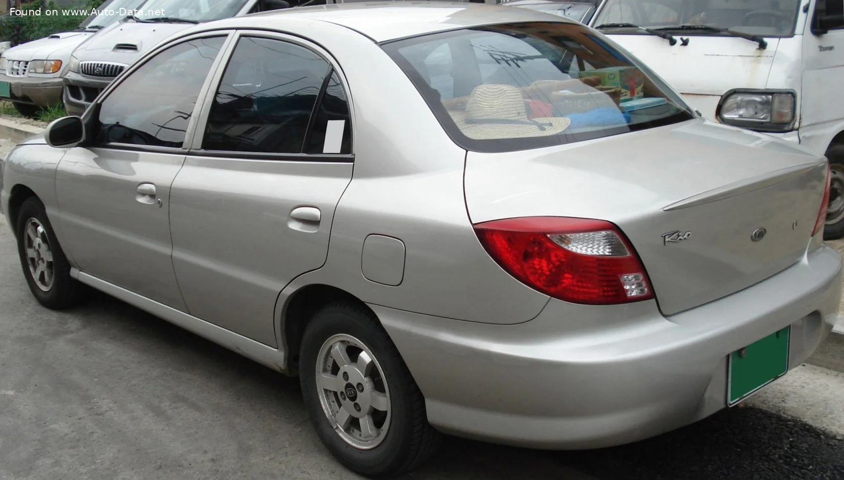 Kia Rio 1.3i (75 Hp)2000 - 2002 thumbnail 2