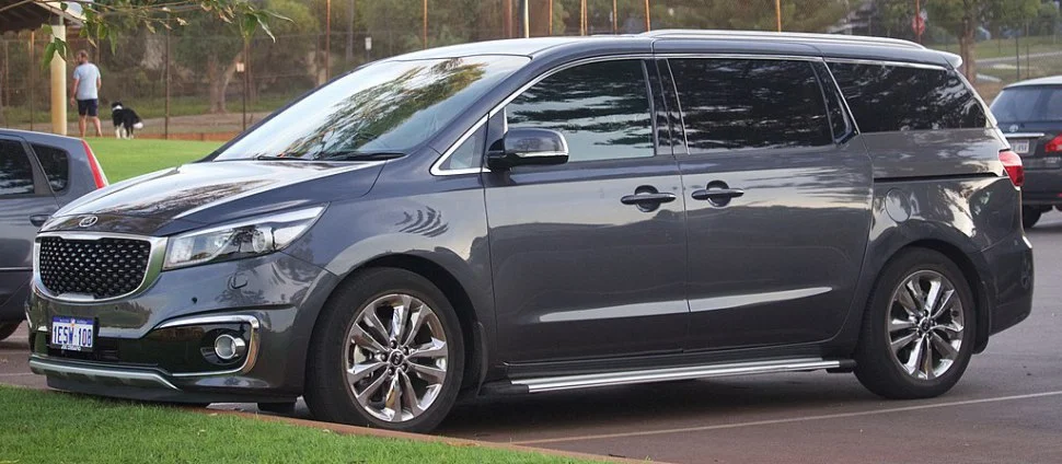 Kia Sedona 3.3 V6 (280 Hp) Automatic2015 - - 1