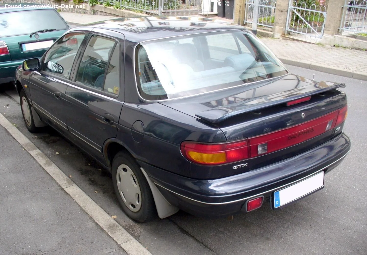 Kia Sephia 1.5i 16V (105 Hp)1996 - 1998 thumbnail 2