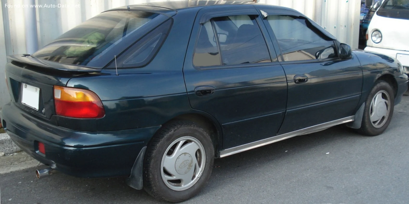 Kia Sephia 1.5 i 16V (80 Hp)1996 - 1997 thumbnail 2