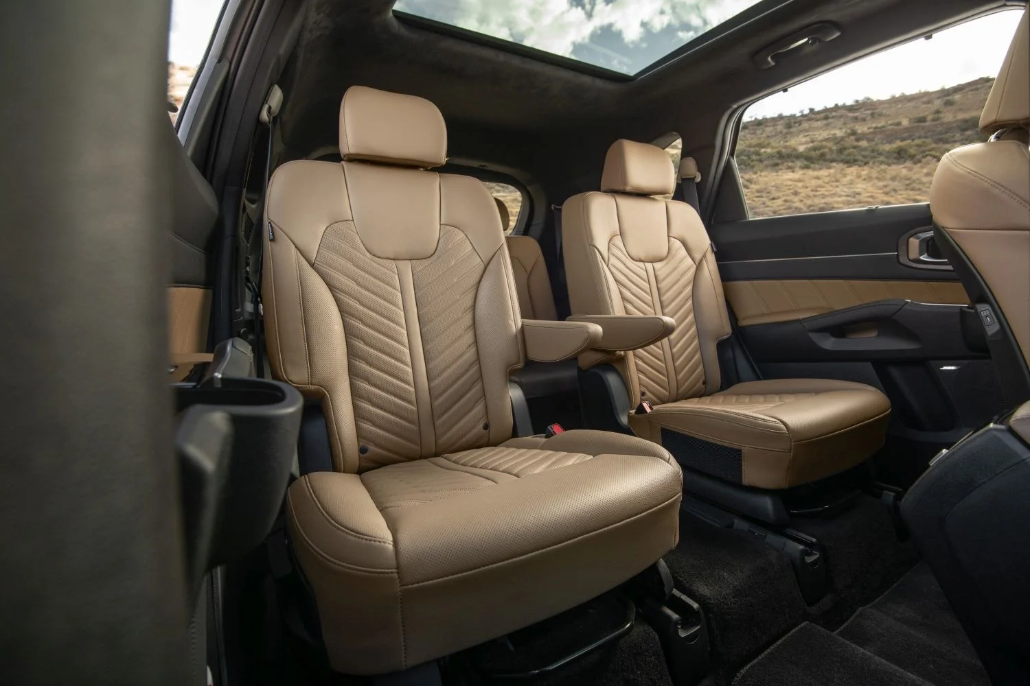 Kia Sorento 1.6 T-GDI (215 Hp) Full Hybrid Automatic2024 - thumbnail 9