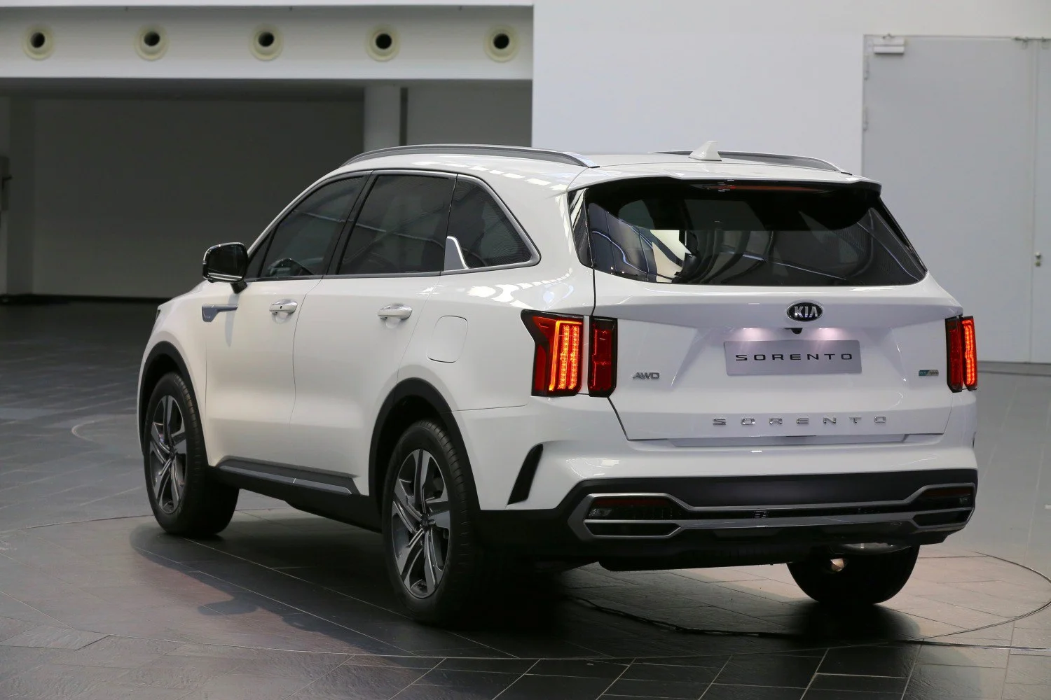 Kia Sorento 1.6 Smartstream T-GDi (230 Hp) Hybrid Automatic2020 - 2024 thumbnail 4