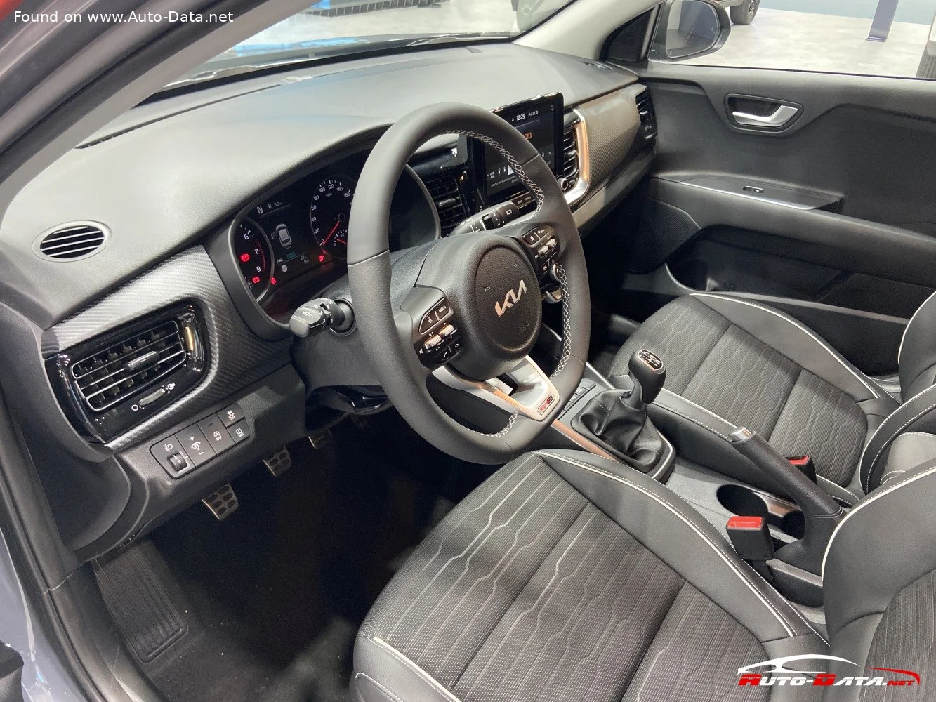 Kia Sportage 1.6 CRDi (116 Hp)2022 - 2024 thumbnail 12