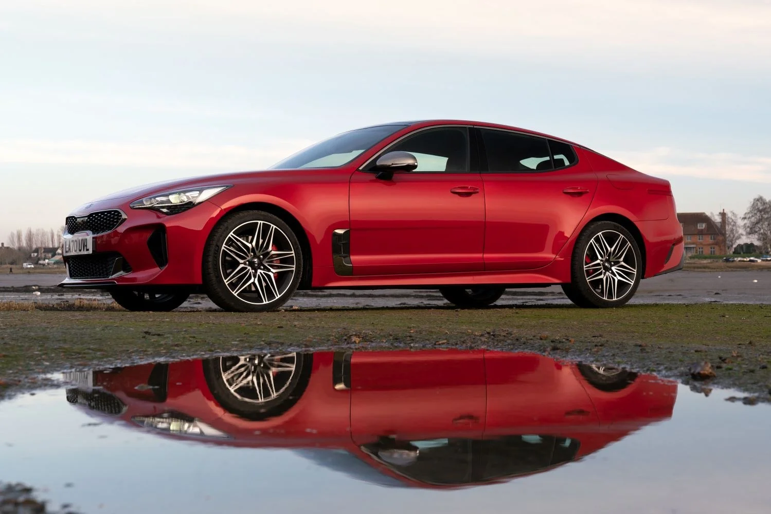 Kia Stinger 2.5 T-GDi (304 Hp) Automatic2020 - - 1