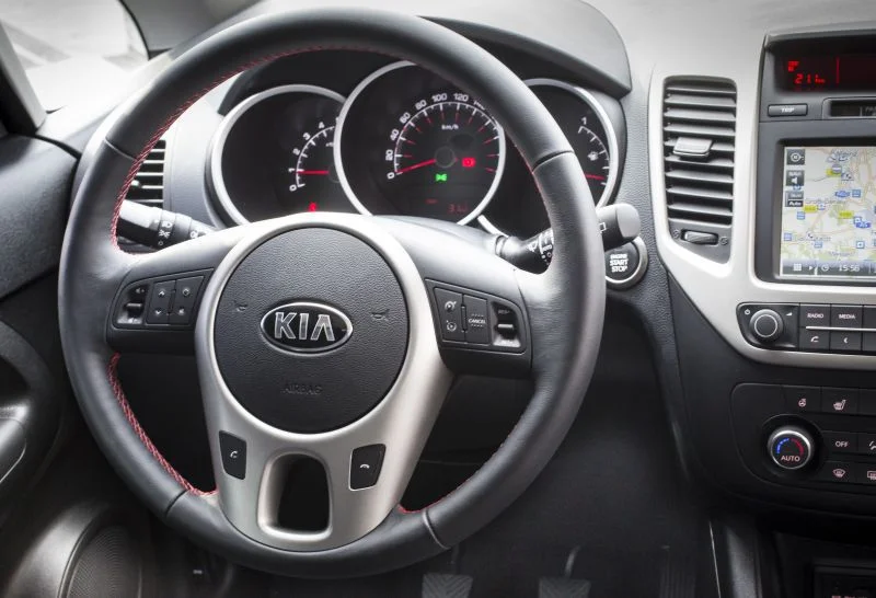 Kia Venga 1.4 (90 Hp)2014 - thumbnail 3