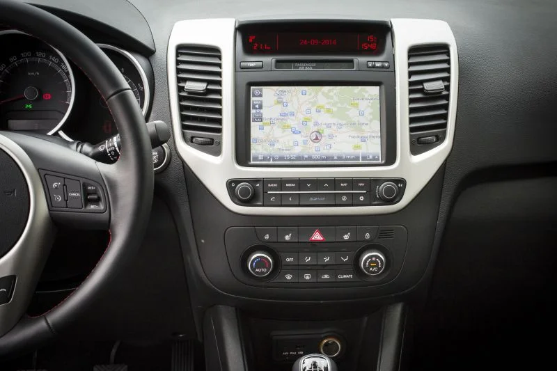 Kia Venga 1.4 (90 Hp)2014 - thumbnail 4