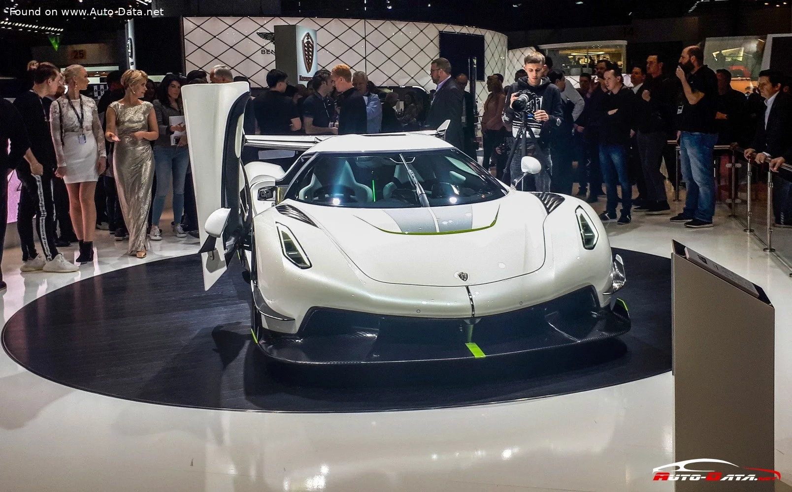 Koenigsegg Jesko 5.0 V8 (1280/1600 Hp) LST2019 - - 1
