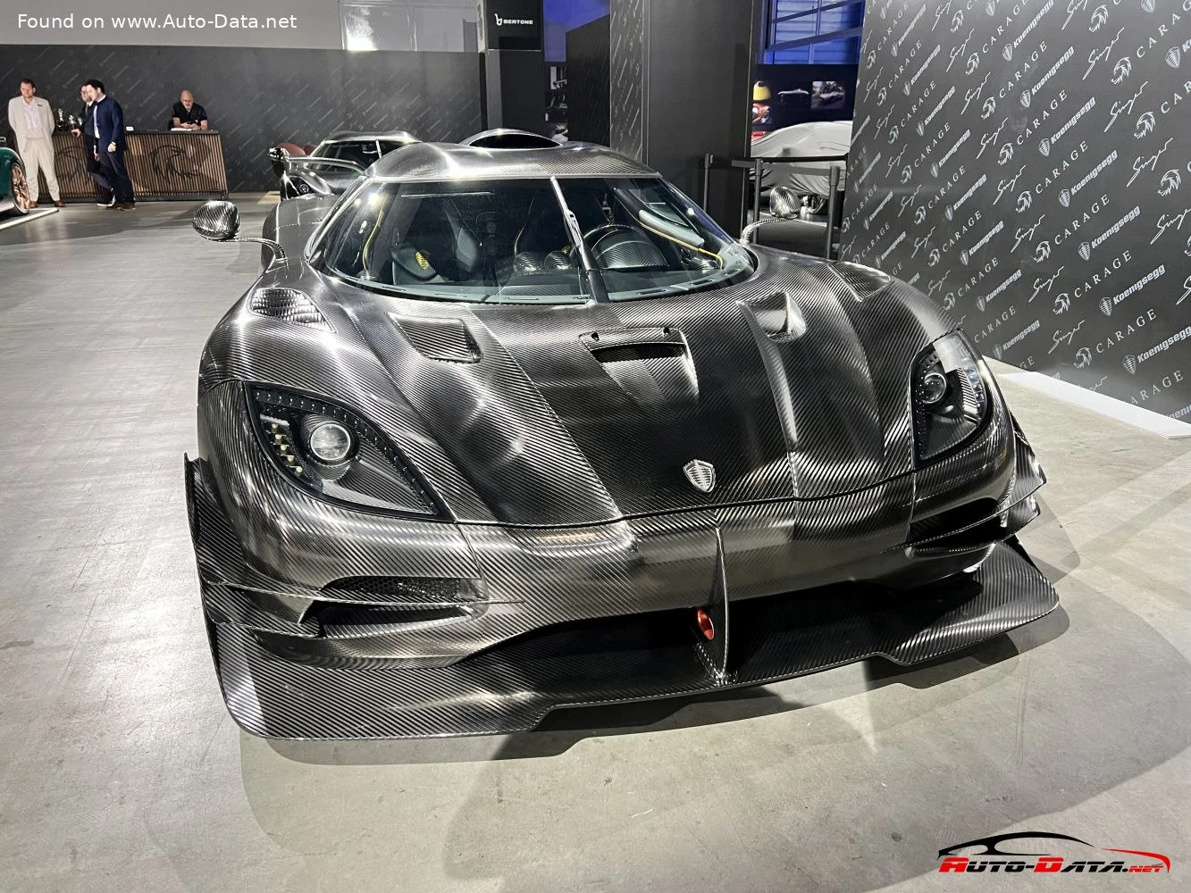 Koenigsegg One:1 5.0 V8 (1360 Hp) Automatic2014 - 2015 thumbnail 11