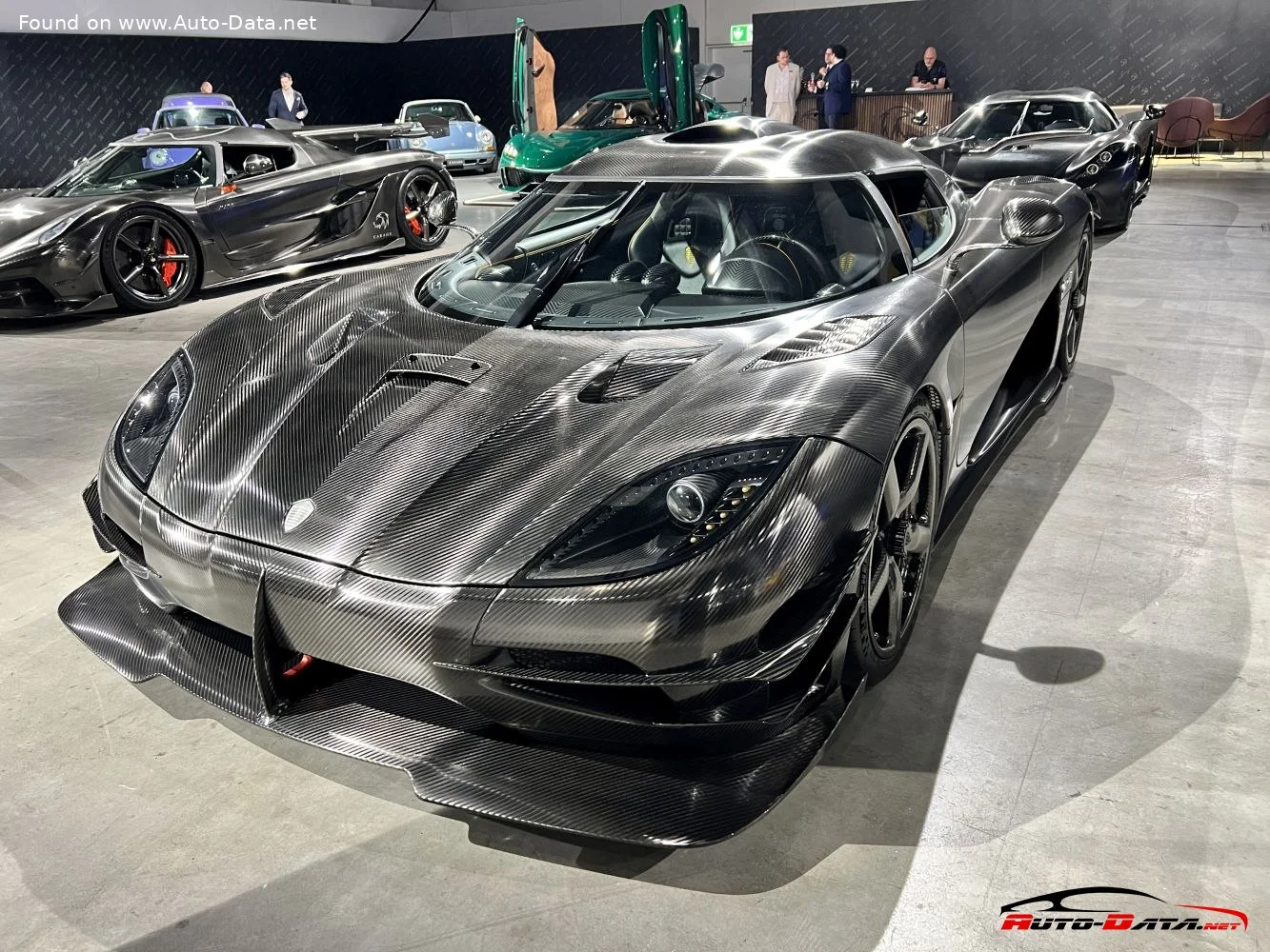 Koenigsegg One:1 5.0 V8 (1360 Hp) Automatic2014 - 2015 thumbnail 12
