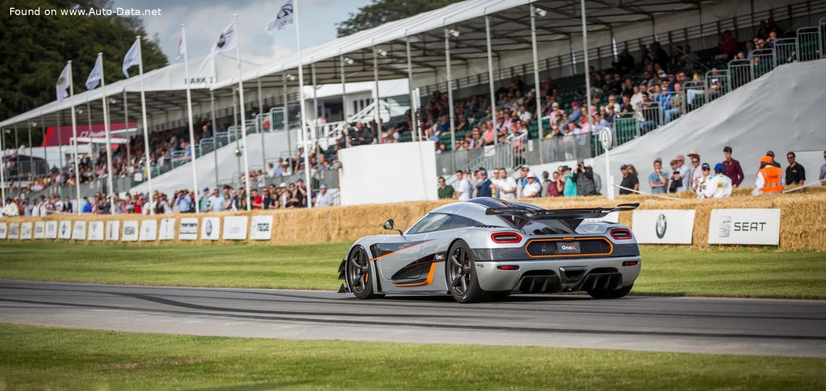 Koenigsegg One:1 5.0 V8 (1360 Hp) Automatic2014 - 2015 thumbnail 6