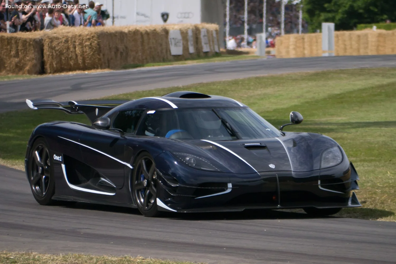 Koenigsegg One:1 5.0 V8 (1360 Hp) Automatic2014 - 2015 thumbnail 7