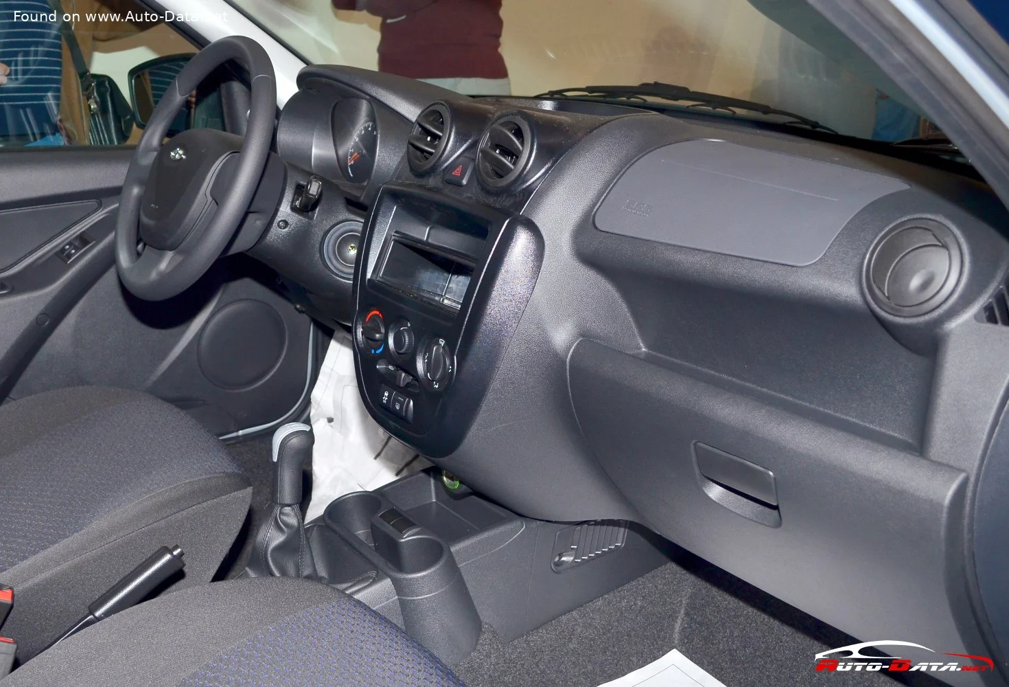 Lada Granta 1.6 (106 Hp)2014 - 2018 thumbnail 9