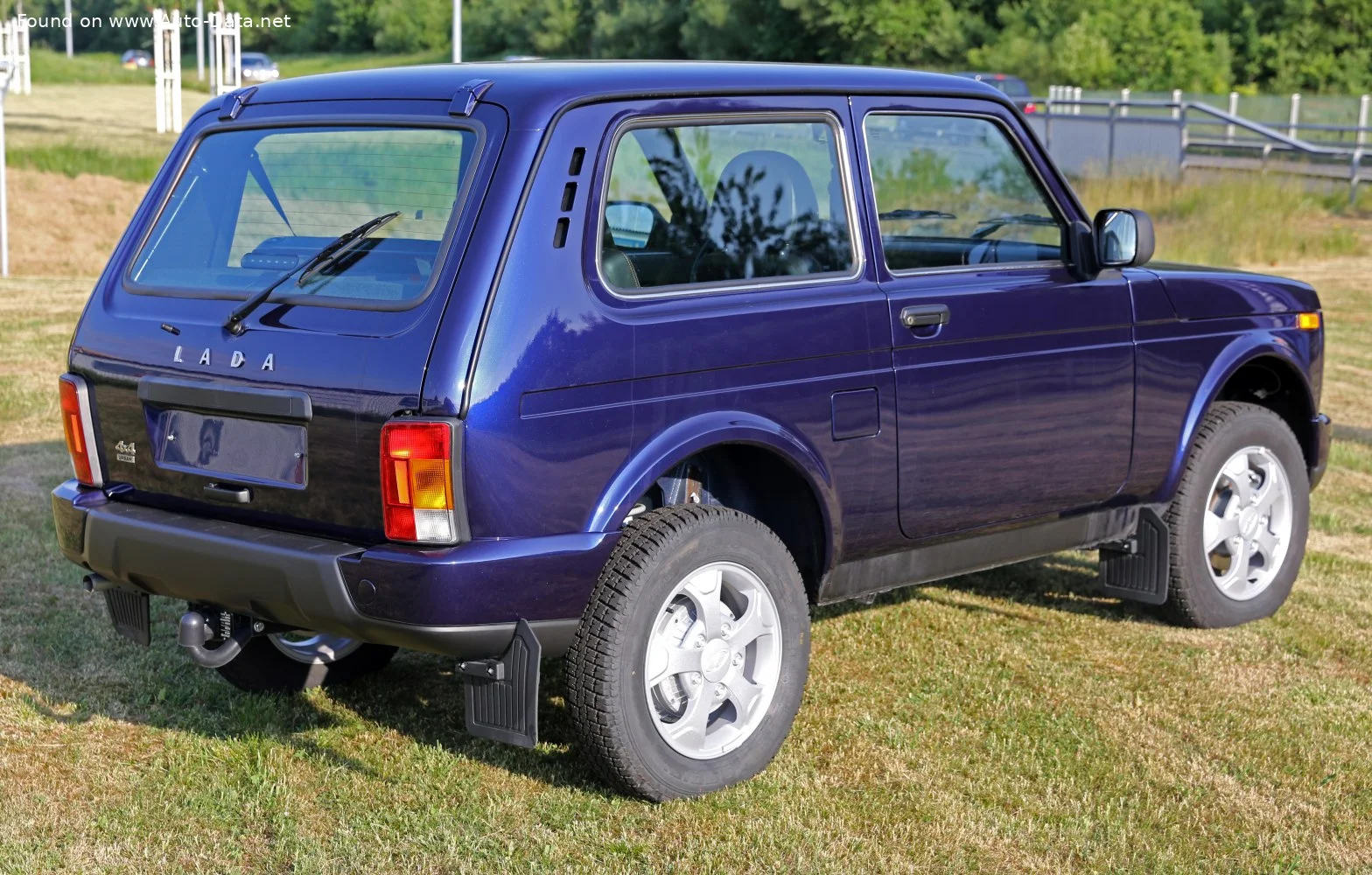 Lada Niva 1.7i (83 Hp) 4x42014 - 2019 thumbnail 2