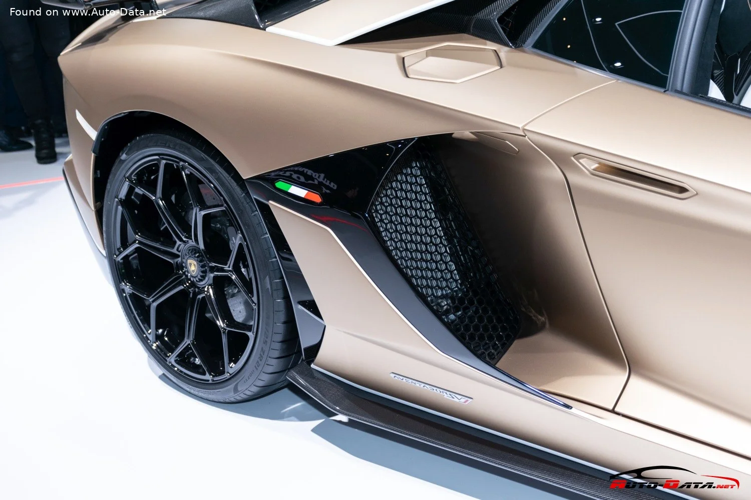 Lamborghini Aventador 6.5 V12 (770 Hp) 4WD ISR2018 - thumbnail 8