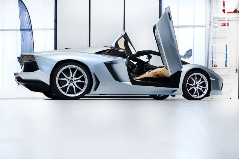 Lamborghini Aventador 6.5 V12 (700 Hp) 4WD2013 - 2017 thumbnail 4