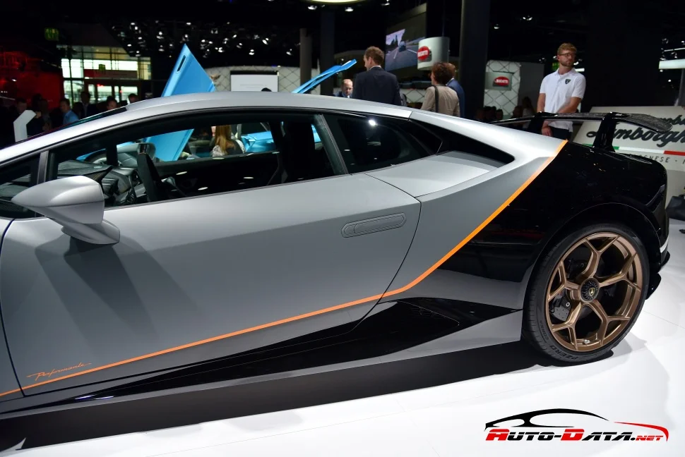 Lamborghini Huracan 5.2 V10 (640 Hp) AWD Automatic2017 - 2019 thumbnail 2