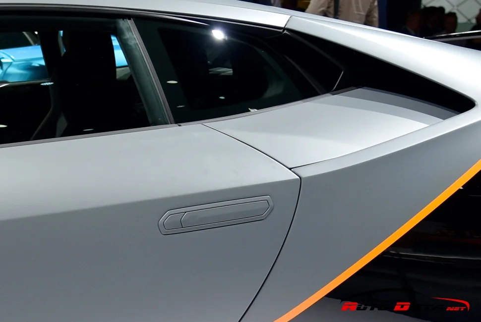 Lamborghini Huracan 5.2 V10 (640 Hp) AWD Automatic2017 - 2019 thumbnail 3