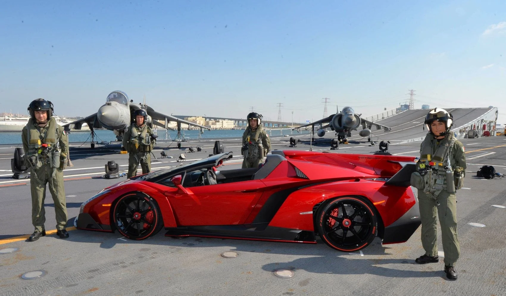 Lamborghini Veneno 6.5 V12 (750 Hp)2013 - 2014 thumbnail 5