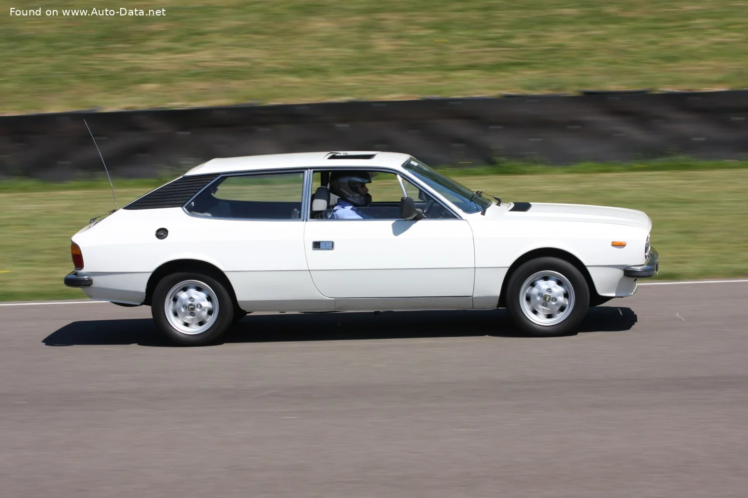 Lancia Beta 1600 (101 Hp)1980 - 1984 thumbnail 4