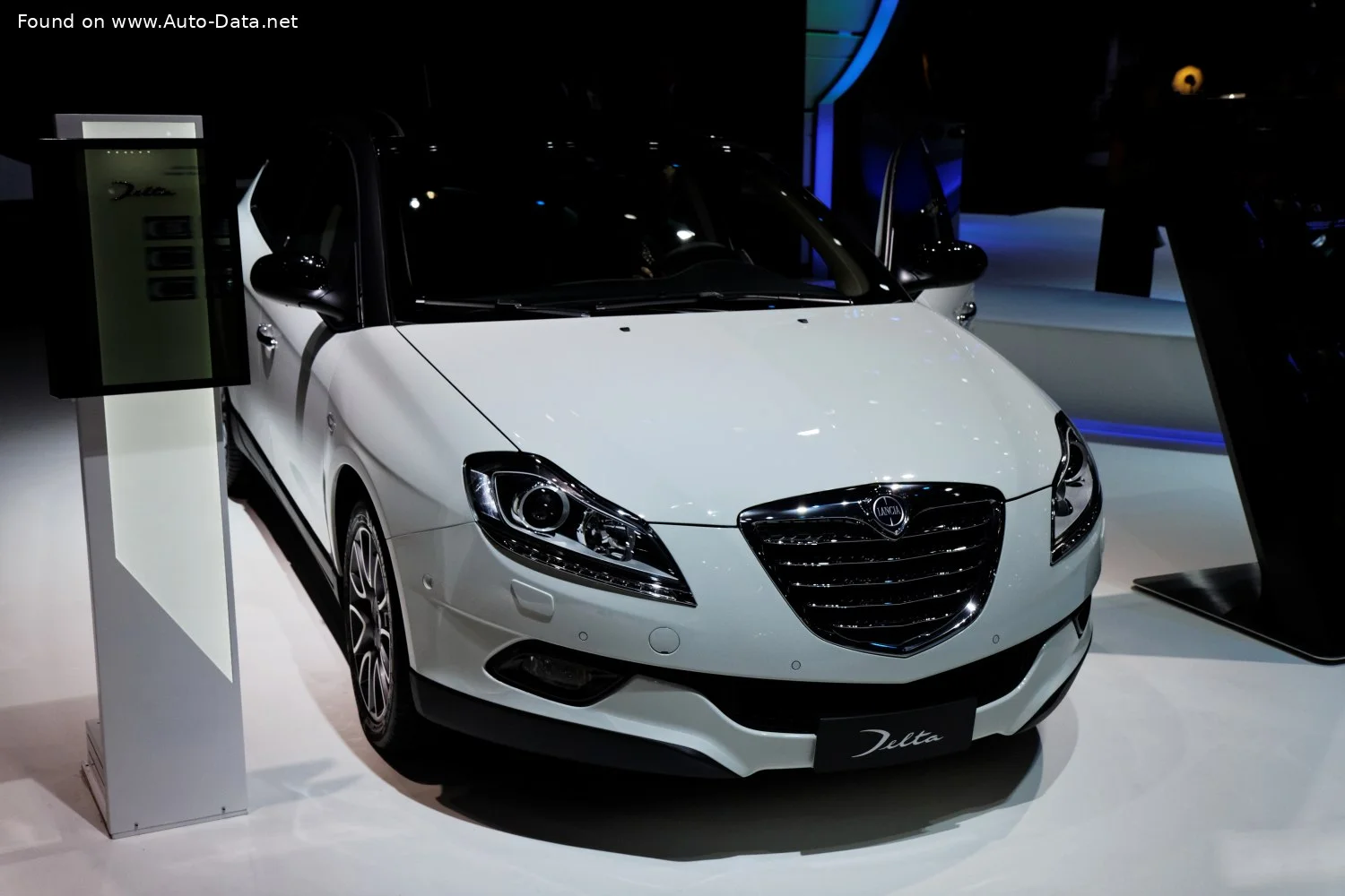 Lancia Delta 1.4 MultiAir 16V (140 Hp)2011 - 2014 thumbnail 6