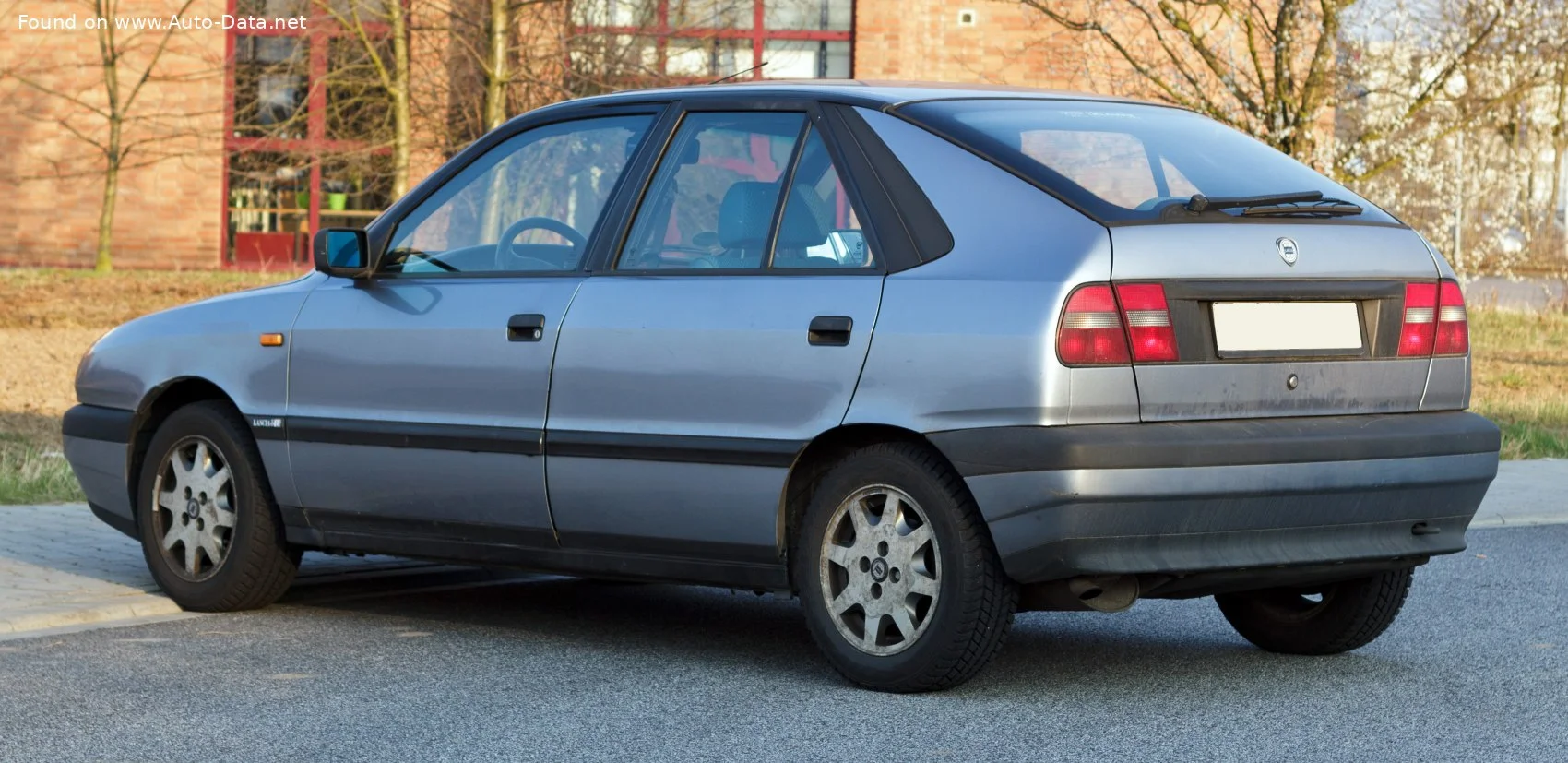 Lancia Delta 1.6 (103 Hp)1996 - 1999 thumbnail 2