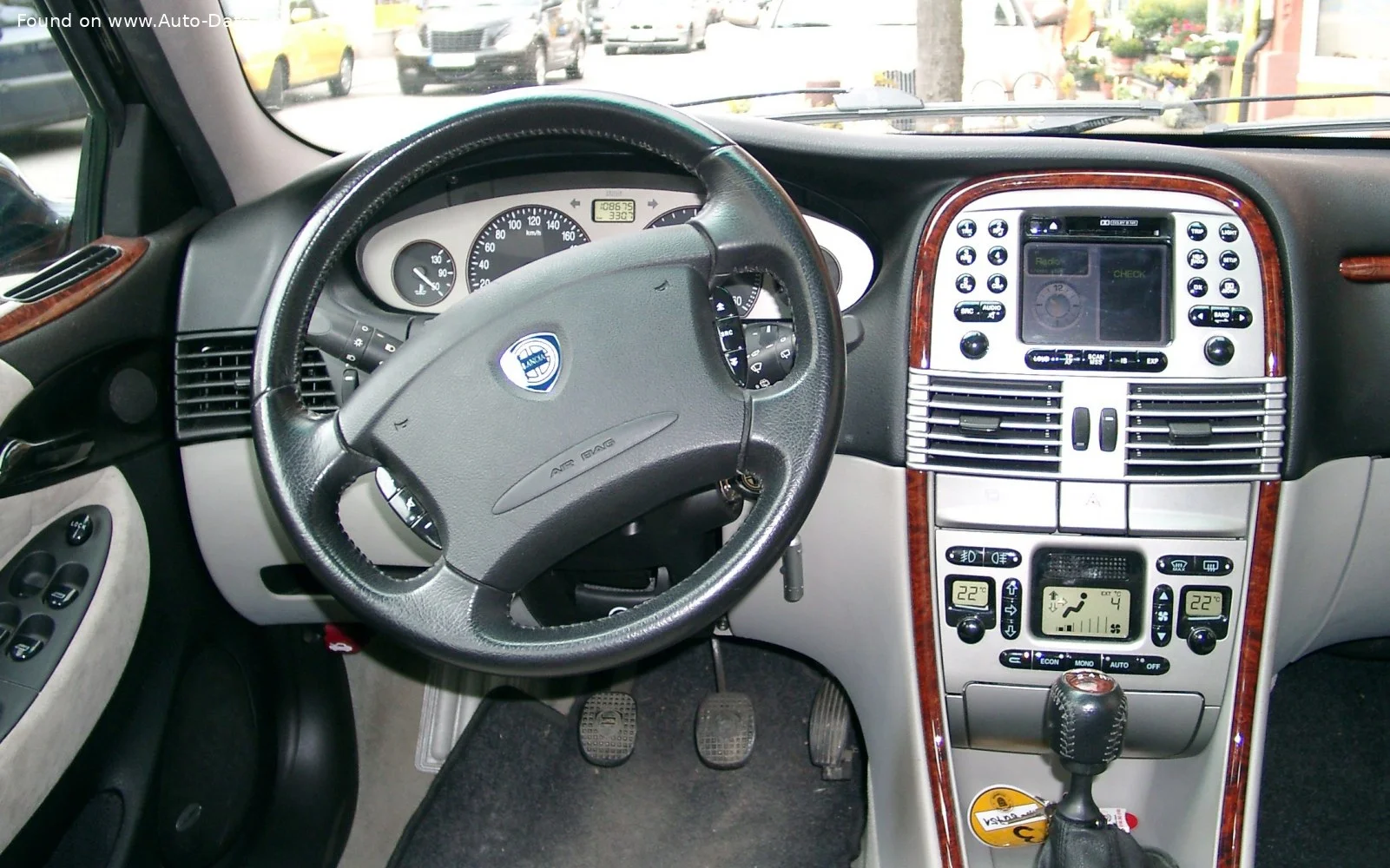 Lancia Lybra 1.6 16V (103 Hp)1999 - 2003 thumbnail 9