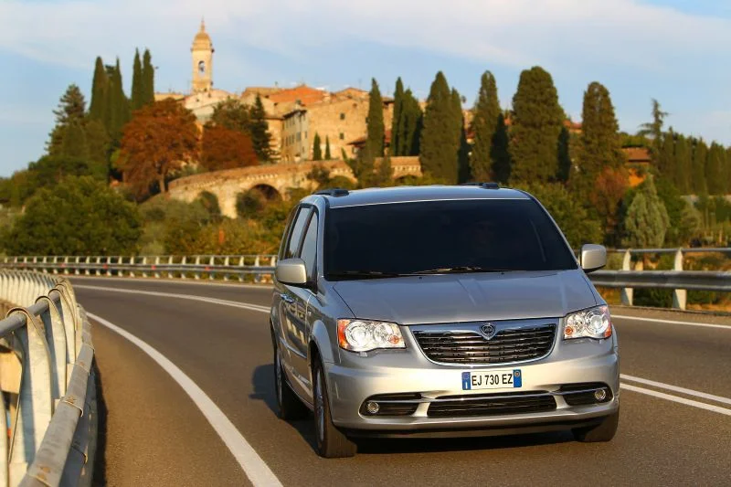 Lancia Voyager 2.8 CRD (177 Hp) Automatic2013 - 2015 thumbnail 12