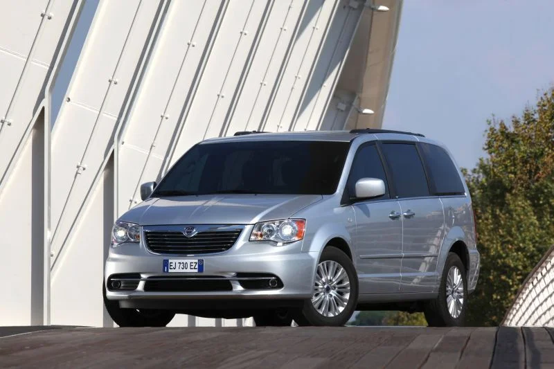 Lancia Voyager 2.8 CRD (177 Hp) Automatic2013 - 2015 thumbnail 16