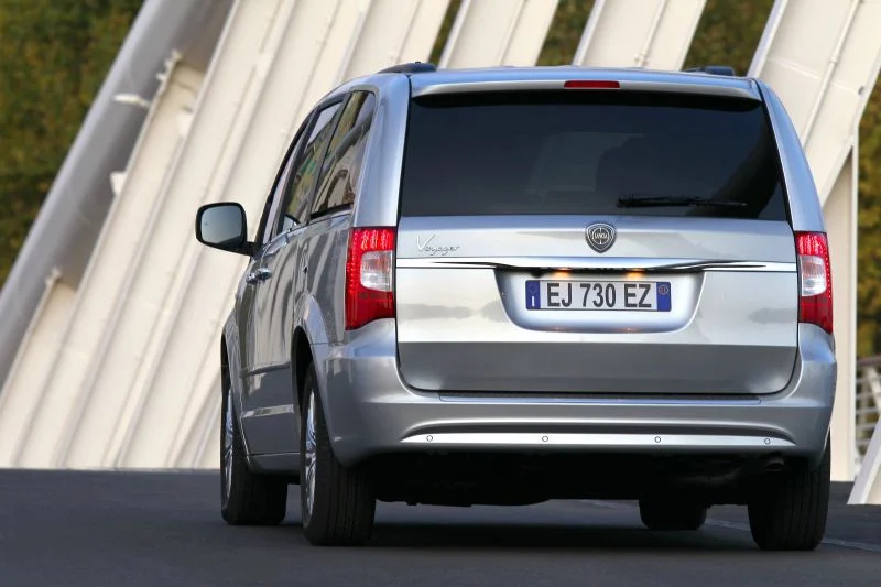 Lancia Voyager 2.8 CRD (177 Hp) Automatic2013 - 2015 thumbnail 18