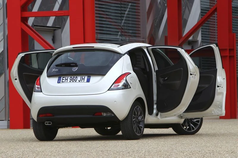 Lancia Ypsilon 0.9 (80 Hp) Methane2011 - 2015 thumbnail 2