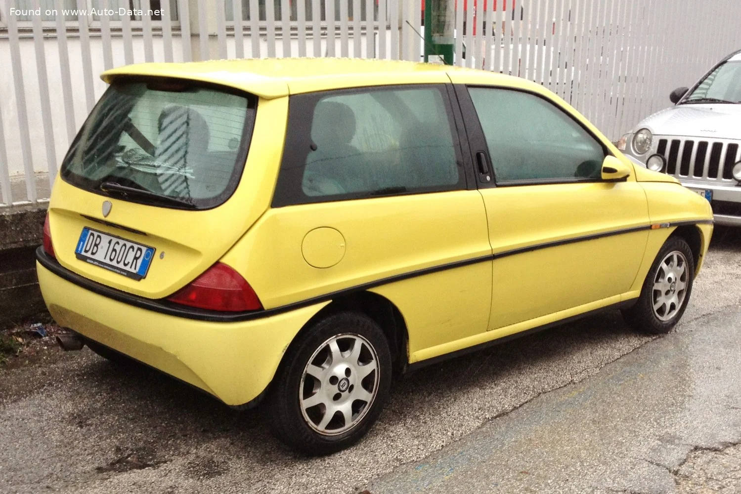 Lancia Ypsilon 1.1 (54 Hp)1997 - 1999 thumbnail 2