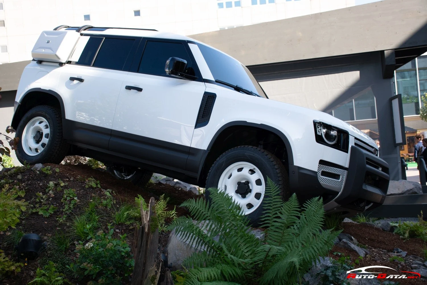 Land Rover Defender 2.0 D200 (200 Hp) AWD Automatic2019 - 2020 thumbnail 11