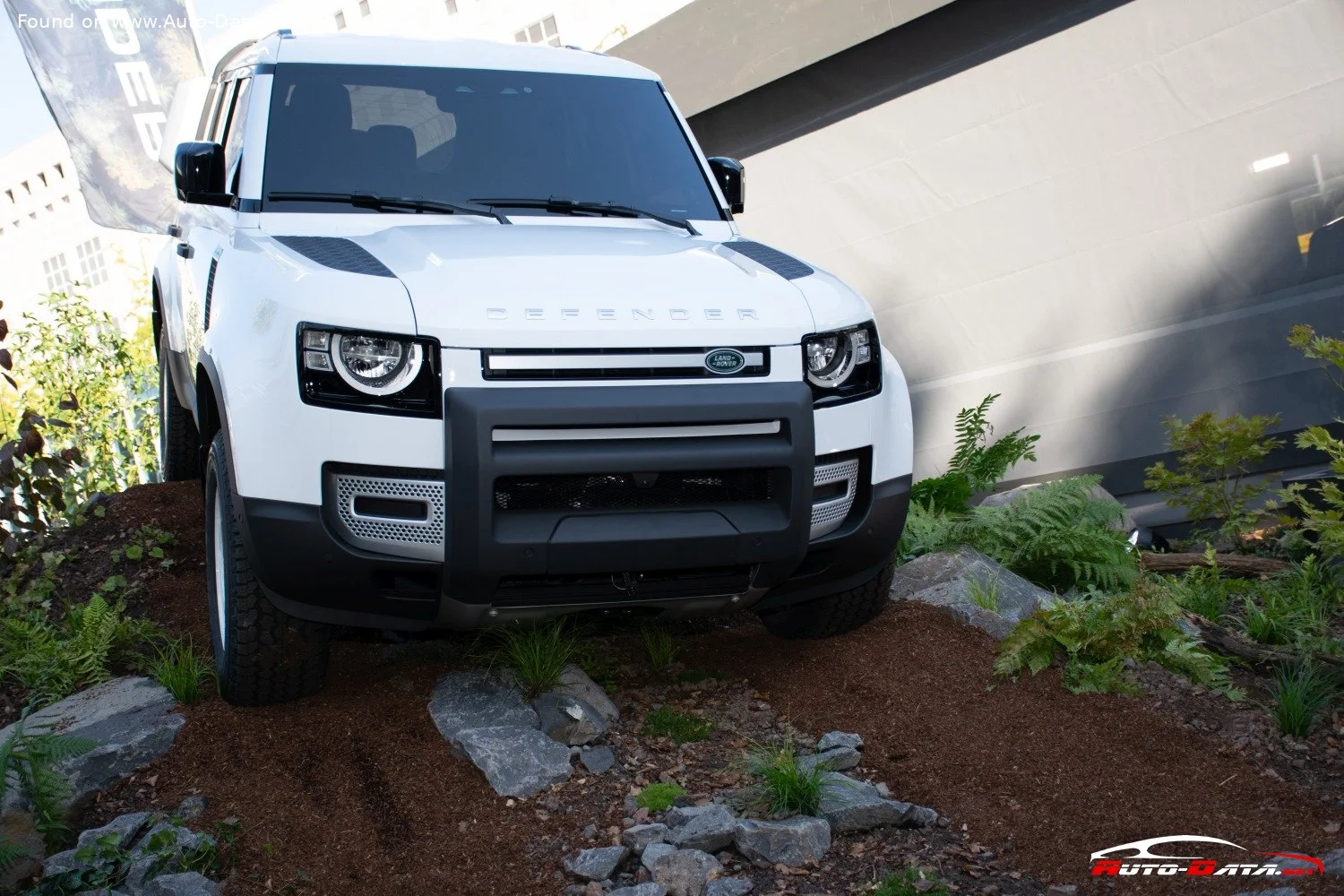 Land Rover Defender 2.0 D200 (200 Hp) AWD Automatic2019 - 2020 thumbnail 8