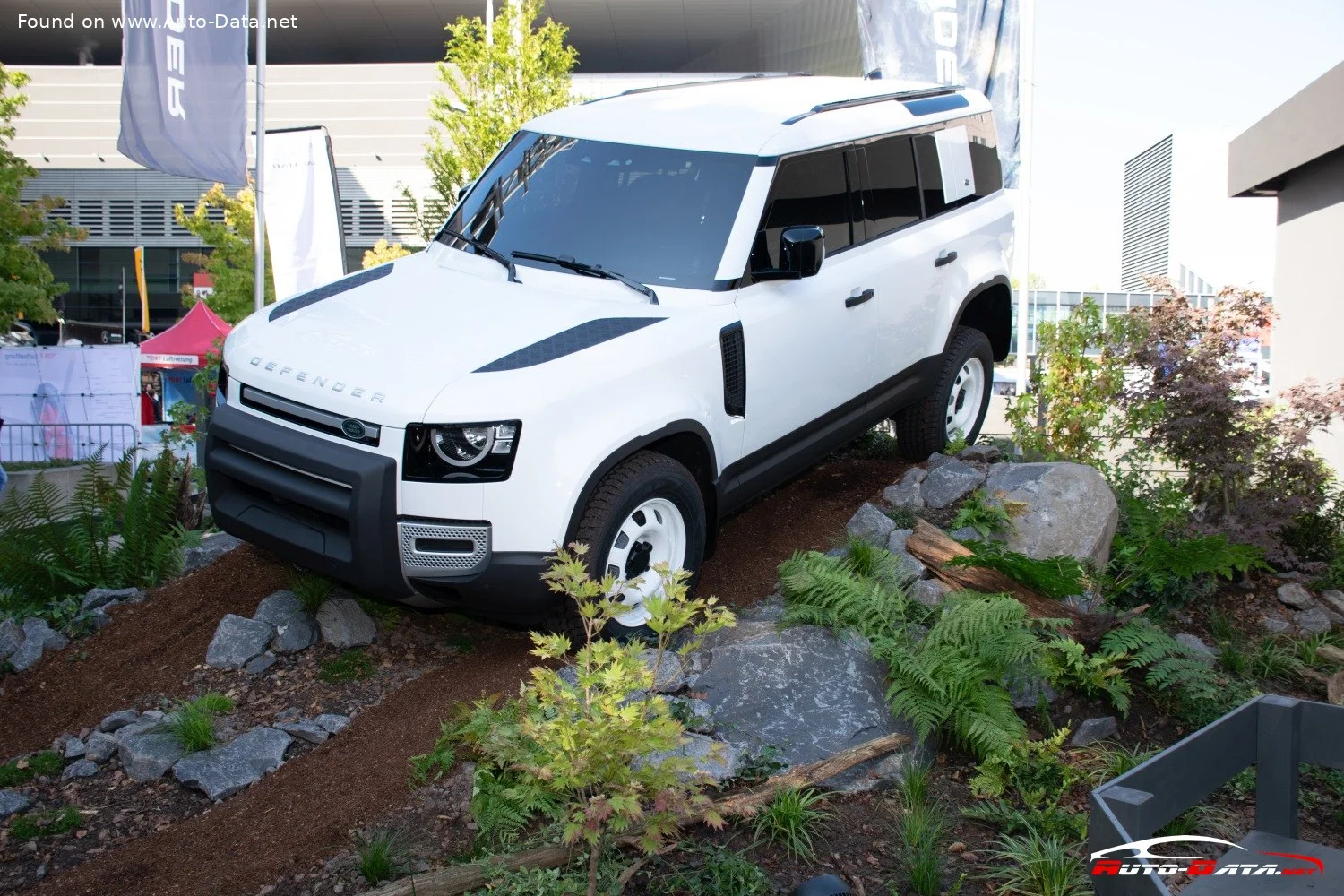 Land Rover Defender 2.0 D200 (200 Hp) AWD Automatic2019 - 2020 thumbnail 10