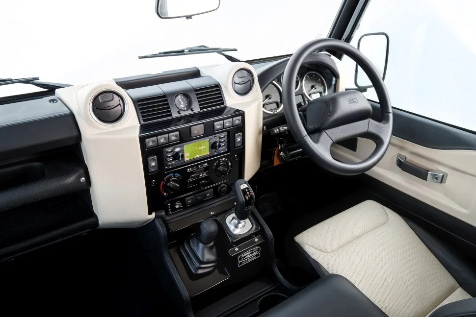 Land Rover Defender 5.0 V8 (405 Hp) AWD Automatic2018 - 2019 thumbnail 15