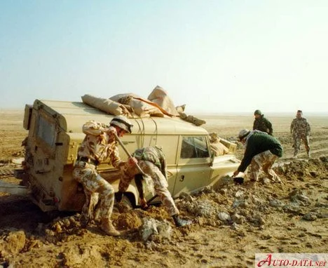 Land Rover Defender 2.5 (83 Hp)1985 - 1997 thumbnail 2