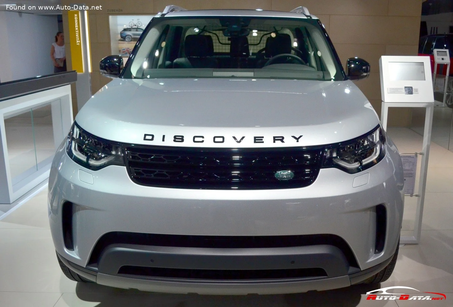 Land Rover Discovery 2.0 SD4 (240 Hp) 4WD Automatic2017 - 2018 thumbnail 17