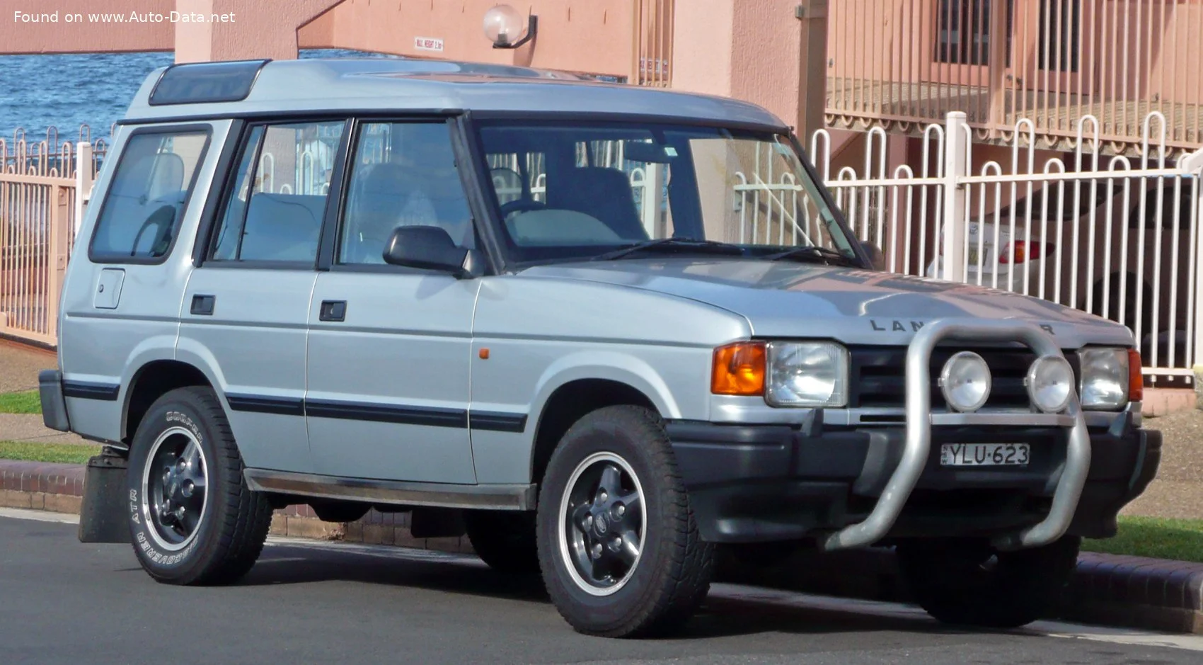 Land Rover Discovery 2.0i (111 Hp) 4WD1995 - 1998 - 1