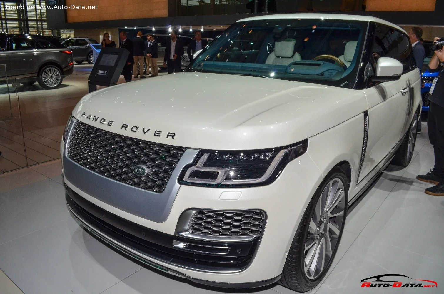 Land Rover Range Rover 5.0 V8 (566 Hp) AWD Automatic2018 - 2019 thumbnail 9