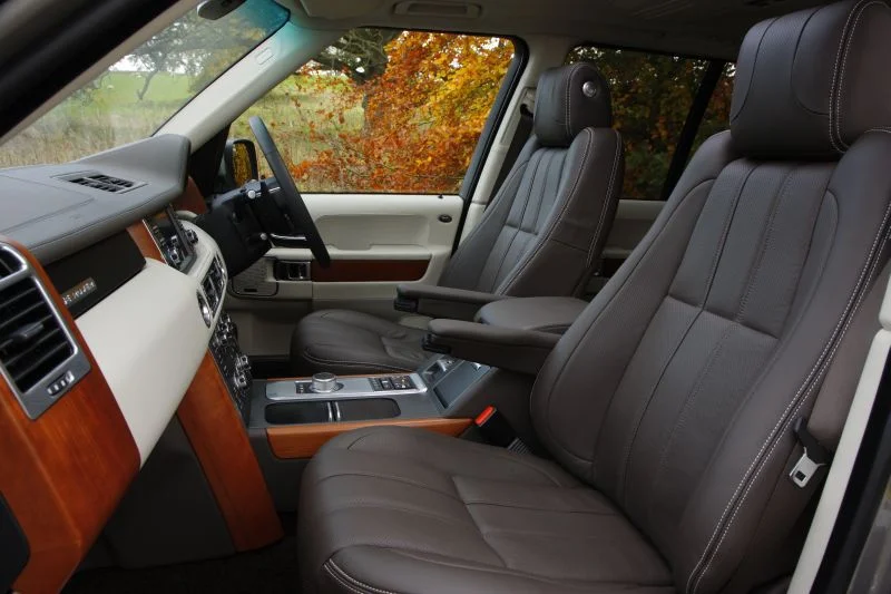 Land Rover Range Rover 3.6 LR TD V8 (271 Hp) AWD Automatic2010 - 2012 thumbnail 4