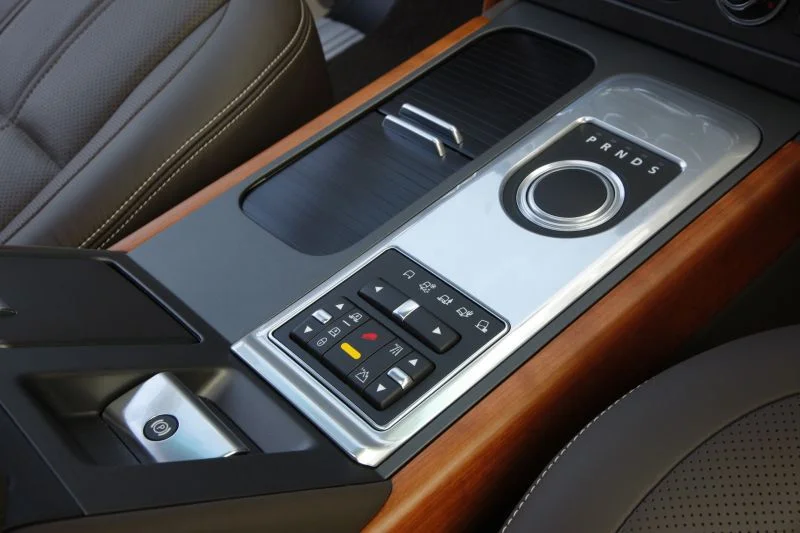 Land Rover Range Rover 3.6 LR TD V8 (271 Hp) AWD Automatic2010 - 2012 thumbnail 5