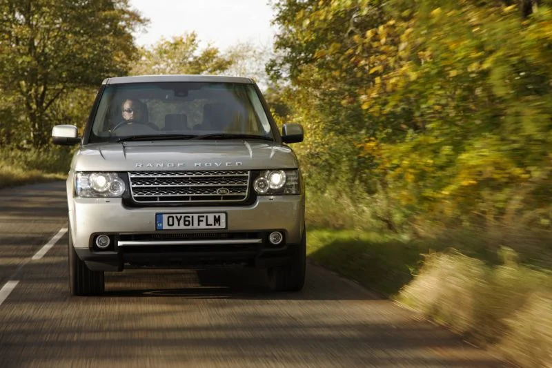Land Rover Range Rover 3.6 LR TD V8 (271 Hp) AWD Automatic2010 - 2012 thumbnail 9