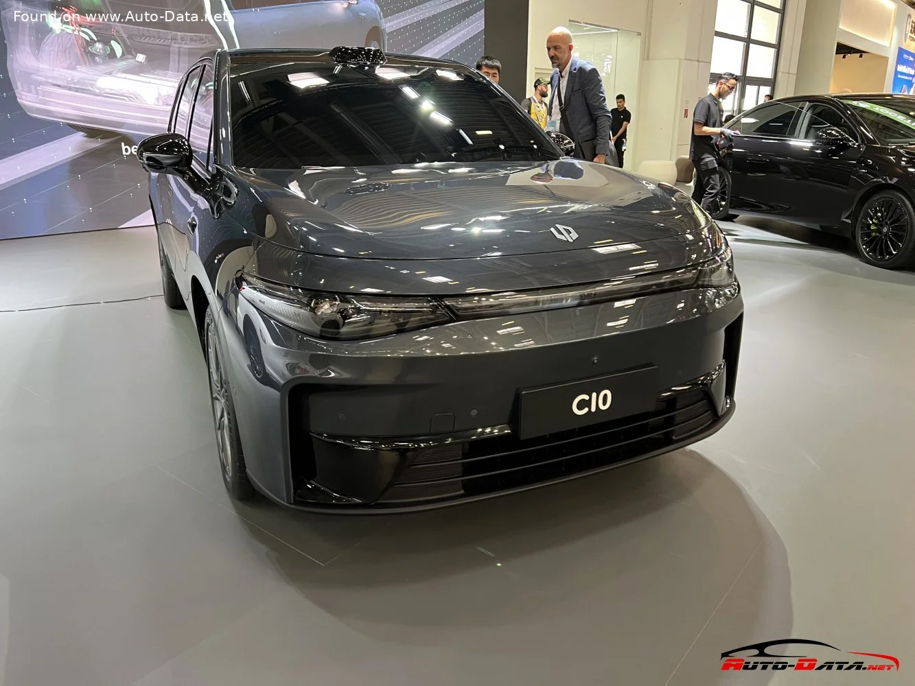 Leapmotor C10 1.5L 28.4 kWh (231 Hp) EREV2024 - - 1