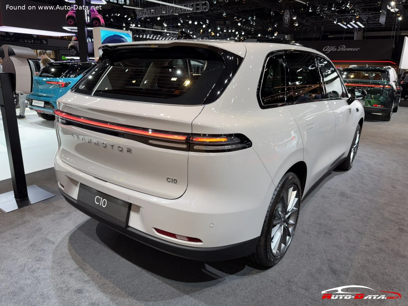 Leapmotor C10 1.5L 28.4 kWh (231 Hp) EREV2024 - thumbnail 11