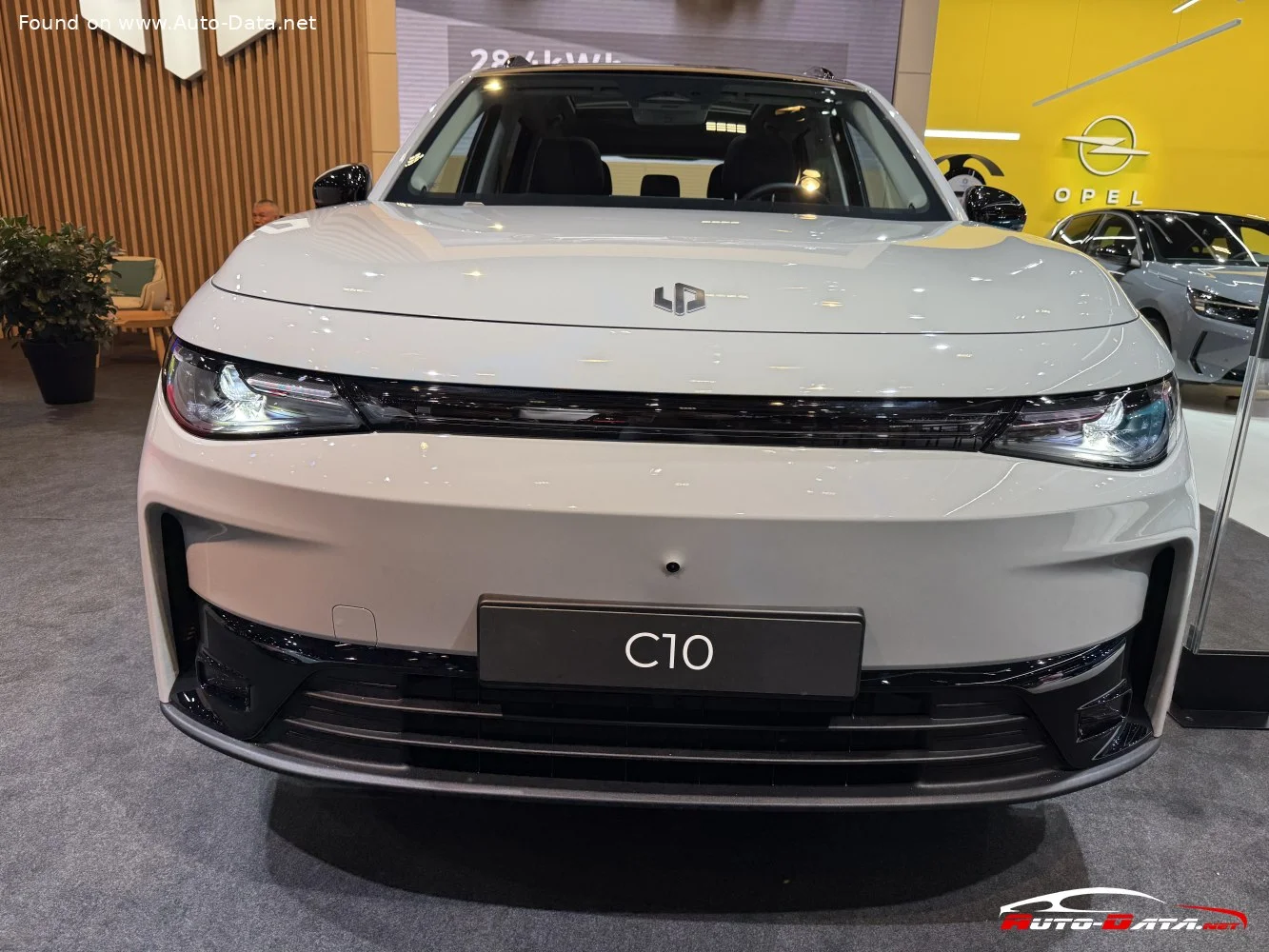 Leapmotor C10 1.5L 28.4 kWh (231 Hp) EREV2024 - thumbnail 14