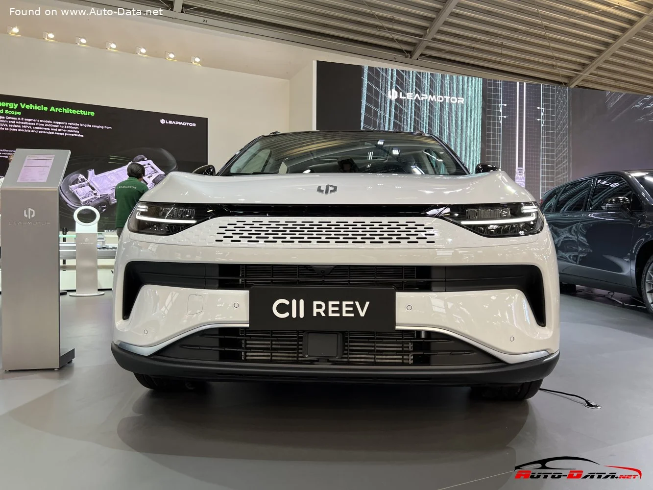 Leapmotor C11 1.2T 30.1 kWh (272 Hp) EREV2022 - thumbnail 3