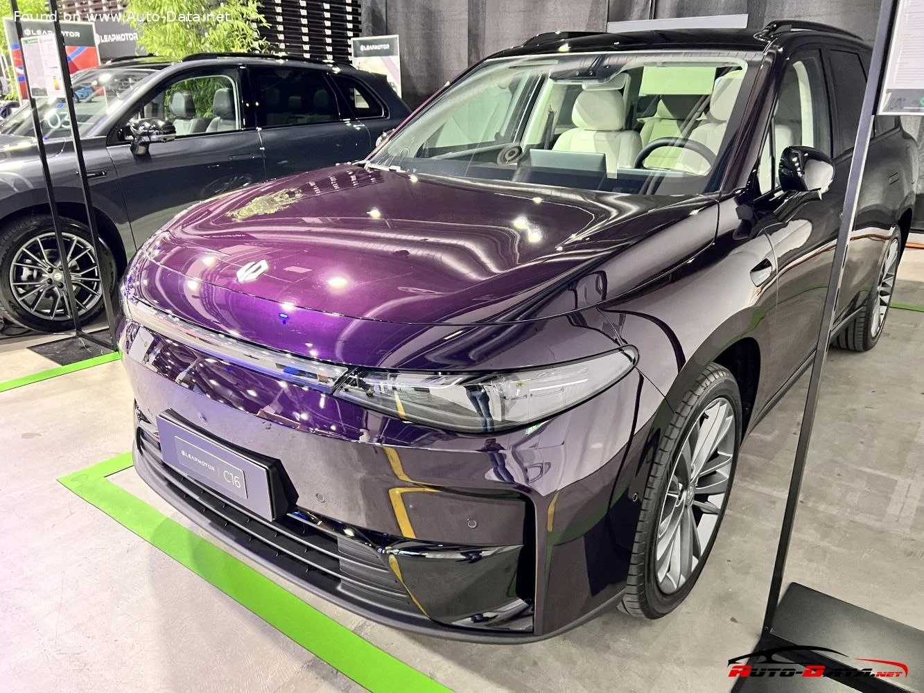 Leapmotor C16 67.7 kWh (292 Hp) Electric2024 - thumbnail 9