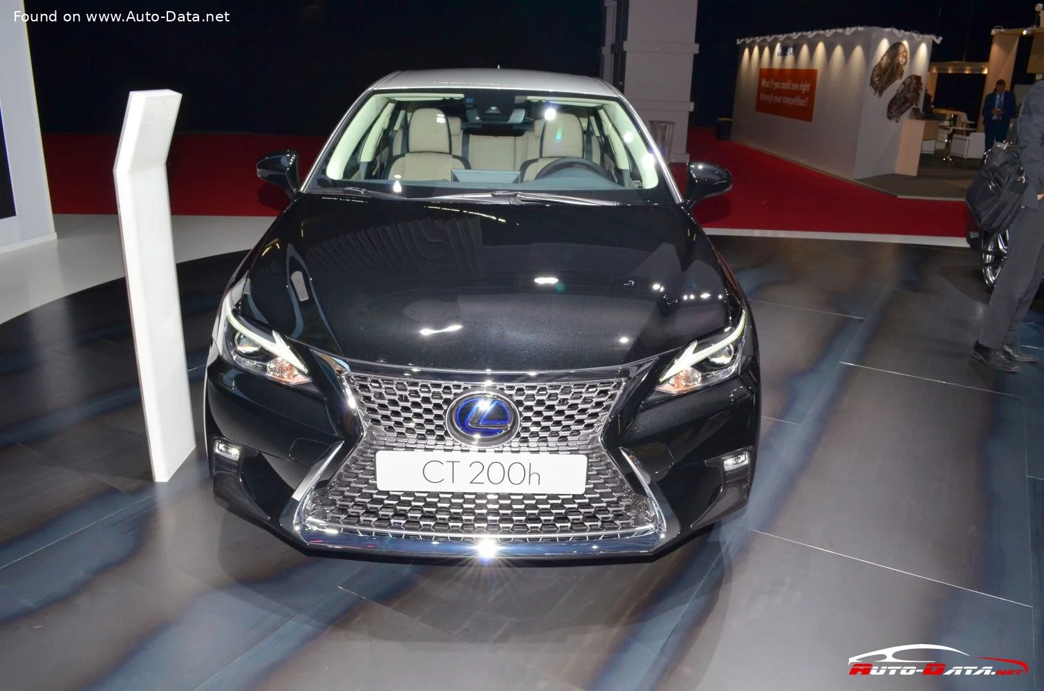 Lexus CT 200h (134 Hp) Hybrid e-CVT2017 - thumbnail 2