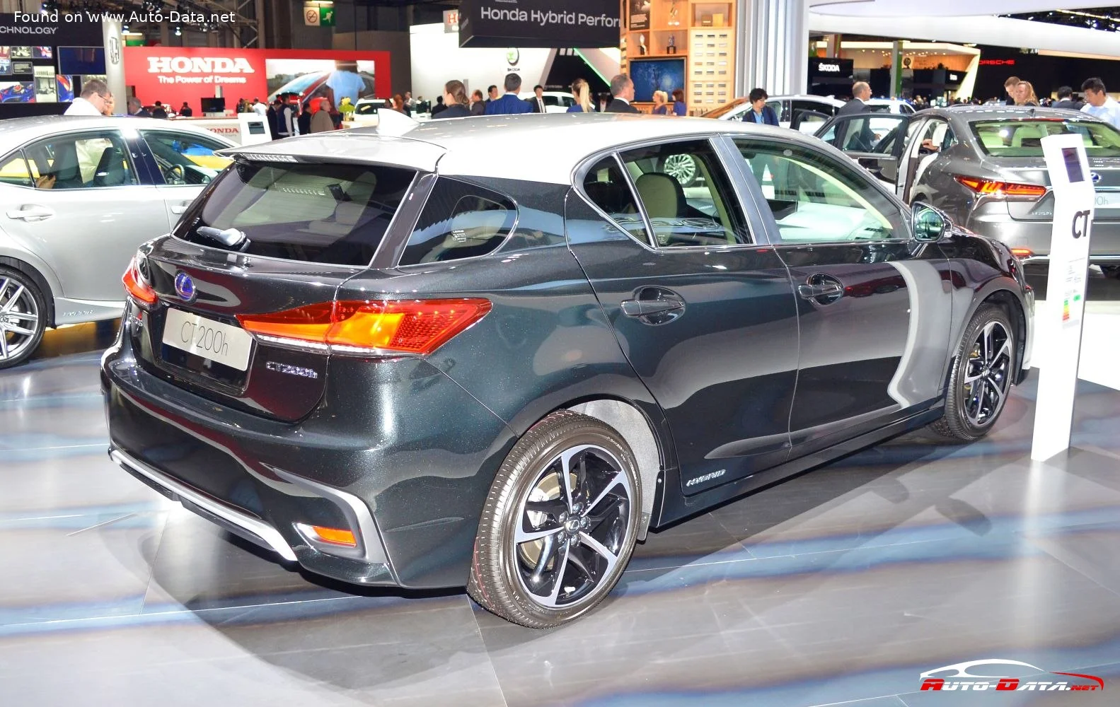 Lexus CT 200h (134 Hp) Hybrid e-CVT2017 - thumbnail 3