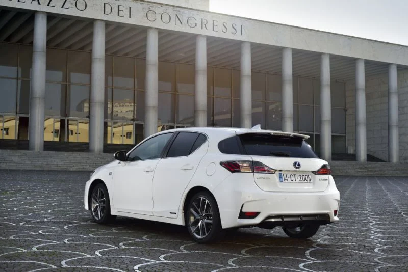 Lexus CT 200h (136 Hp) Hybrid e-CVT2014 - 2017 thumbnail 2